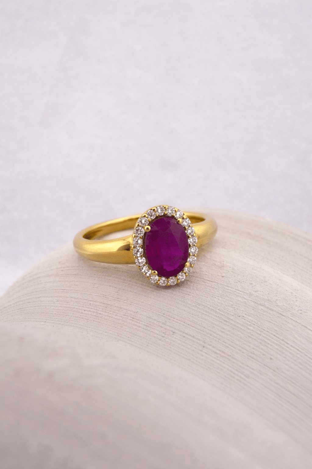 Anillo oval 7x5mm rubí - Mateu Joyeros