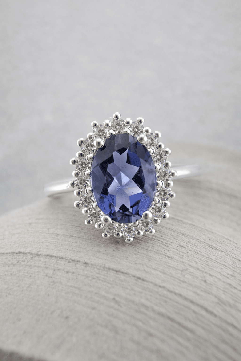 Anillo Iolita natural - Mateu Joyeros