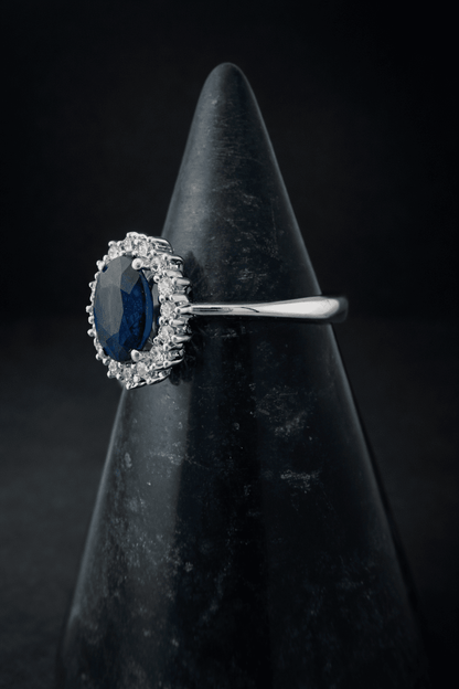 Anillo zafiro y diamantes - Mateu Joyeros